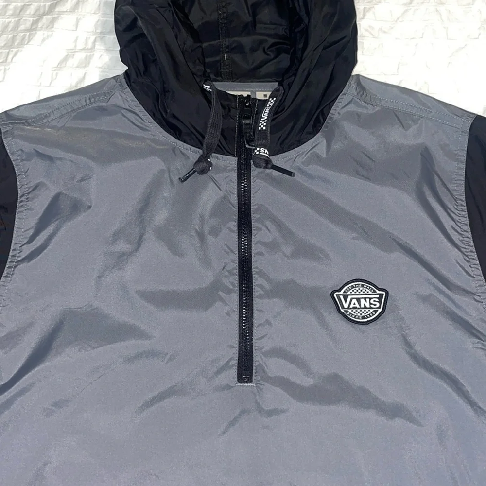 Vans Men’s Grey/Black Quarter Zip Pullover Hoodie - Picture 4 of 4